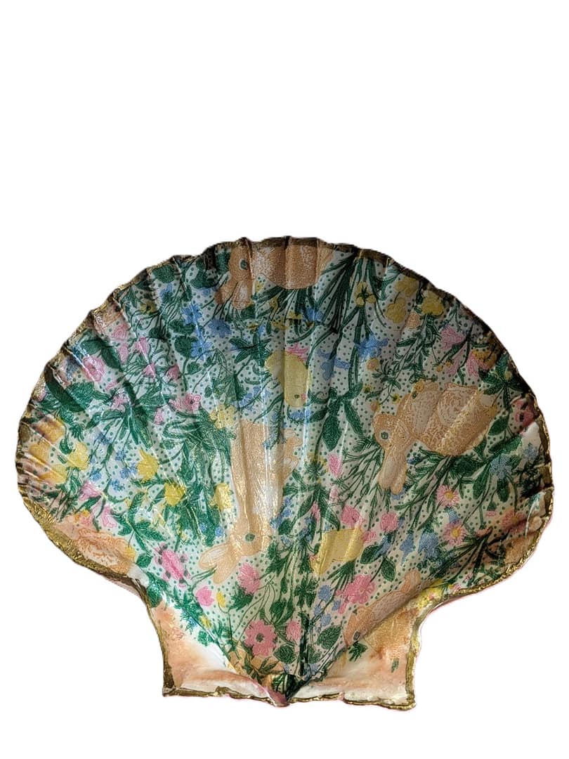 Decorative Clam Shell - Rabbits